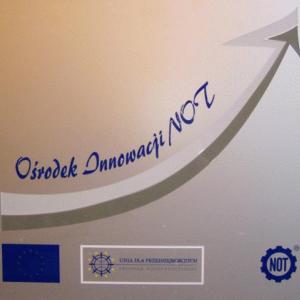 1. tablice informacyjne i szyldy